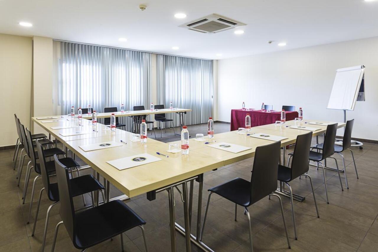 B&B Hotel Madrid Aeropuerto T1 T2 T3 Luaran gambar