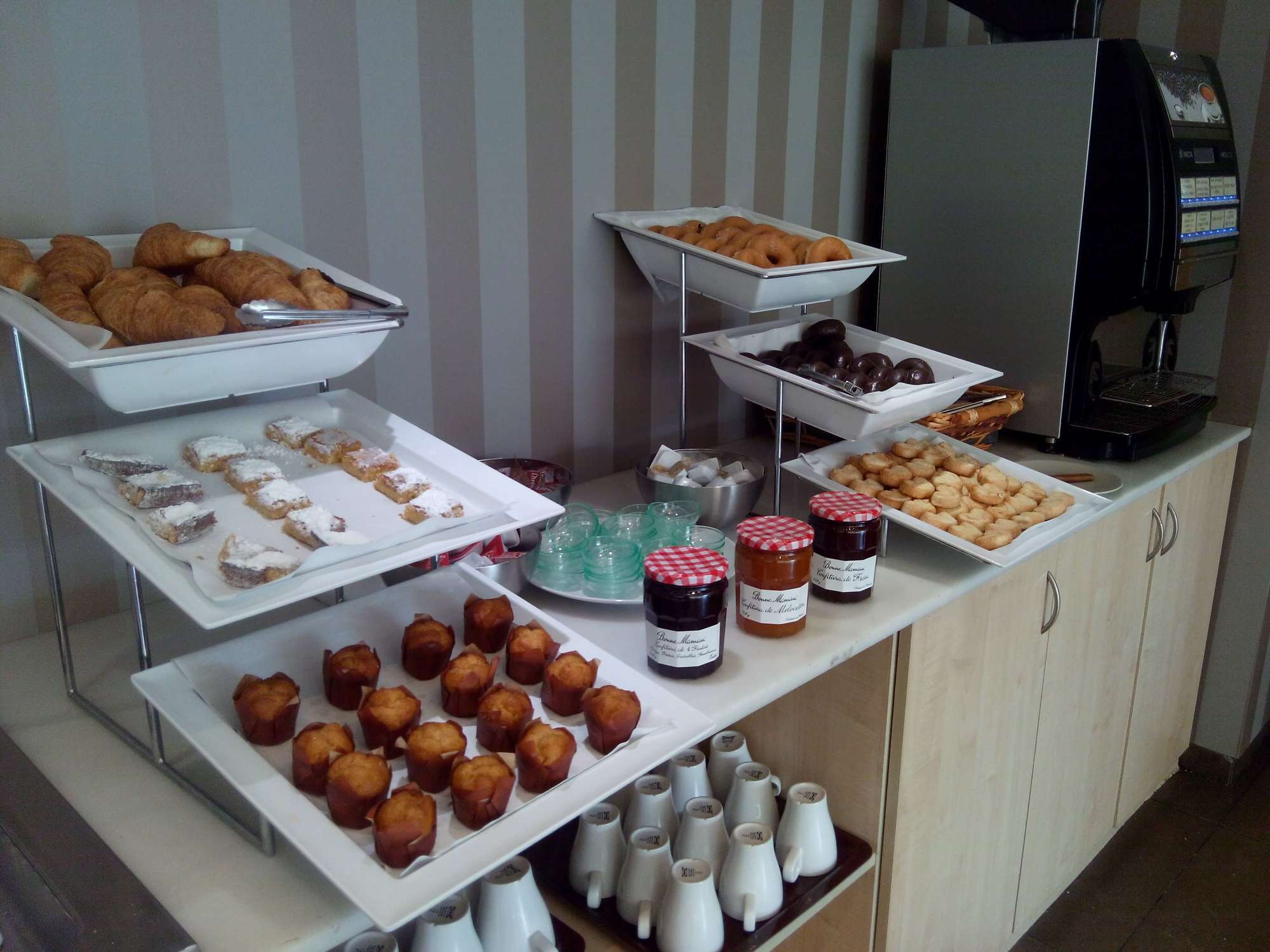 B&B Hotel Madrid Aeropuerto T1 T2 T3 Luaran gambar